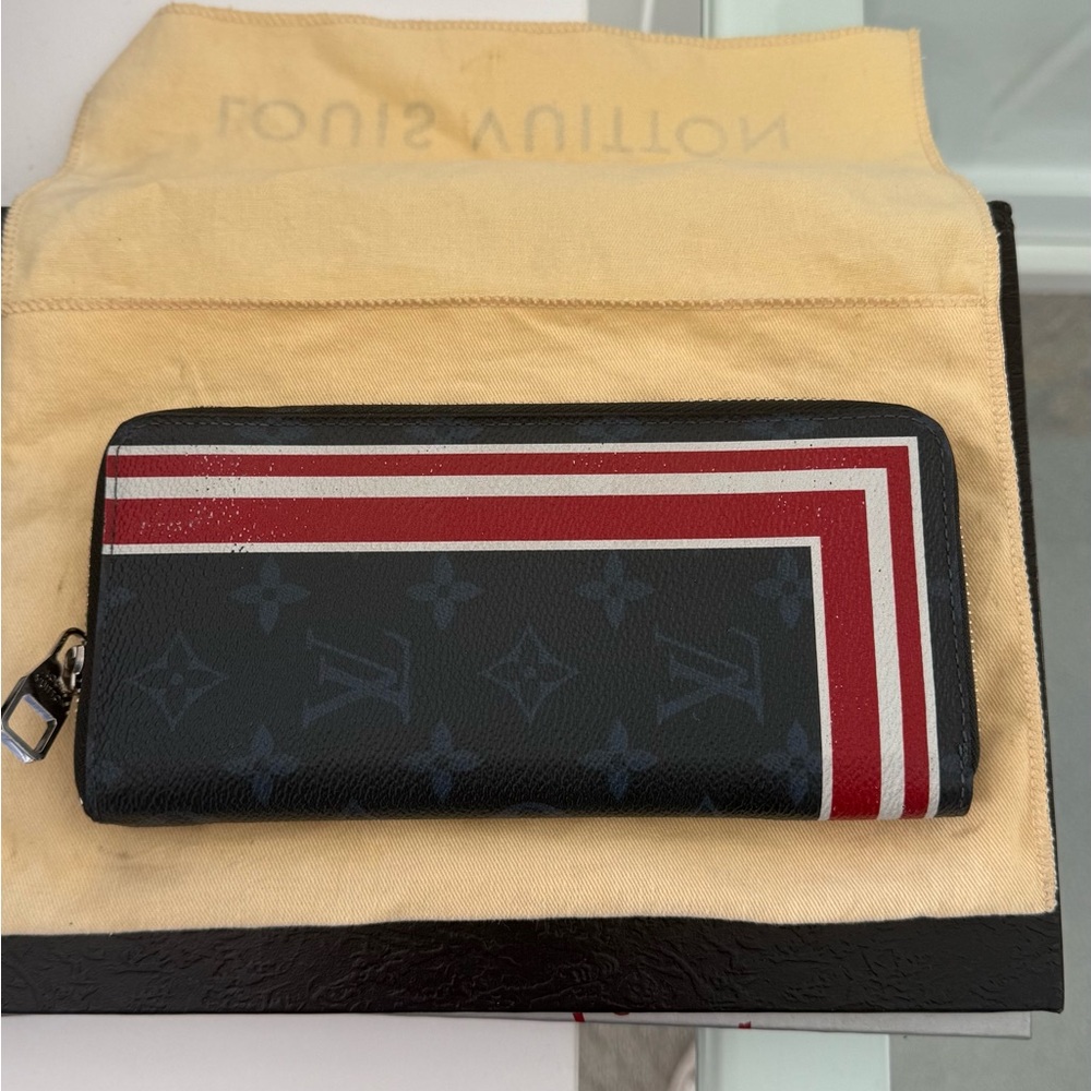 Louis Vuitton Clutch Wallet